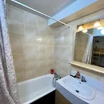 Apartment Glaciers - Location: Pour 4 Personnes Avec Balcon Sud Ouest Dans Un Quartier Jeune Et Anime Mae-9085